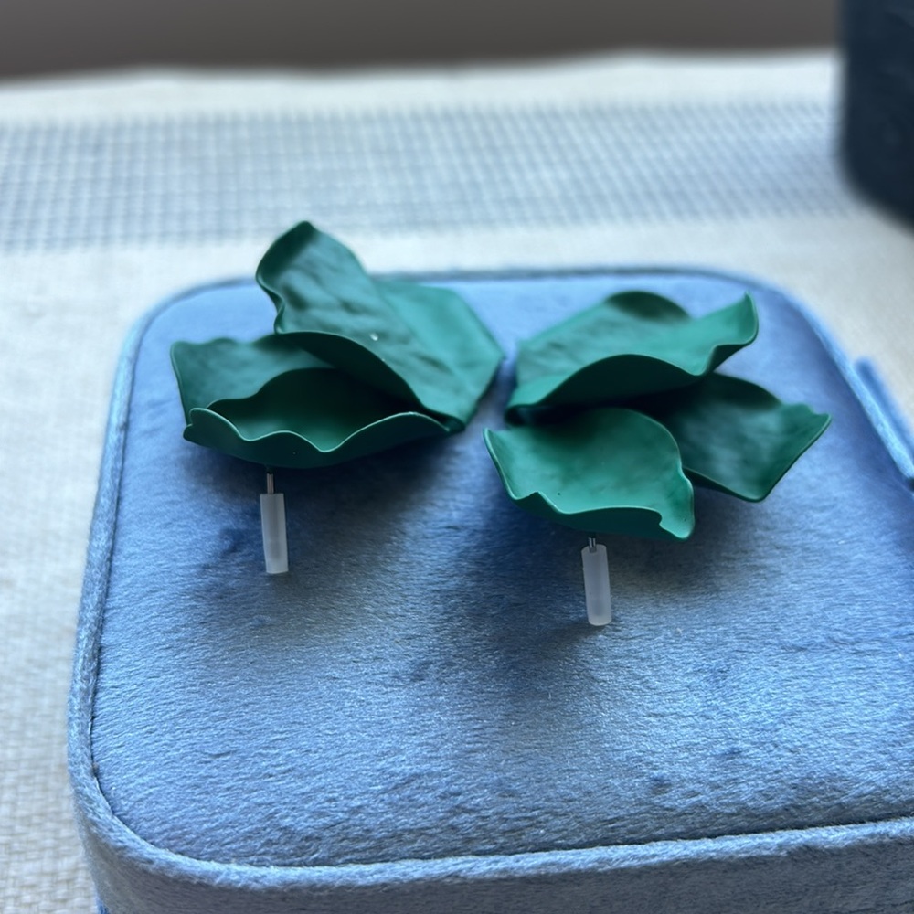 NWT forest green Metal Petal Earrings - Picture 6 of 6